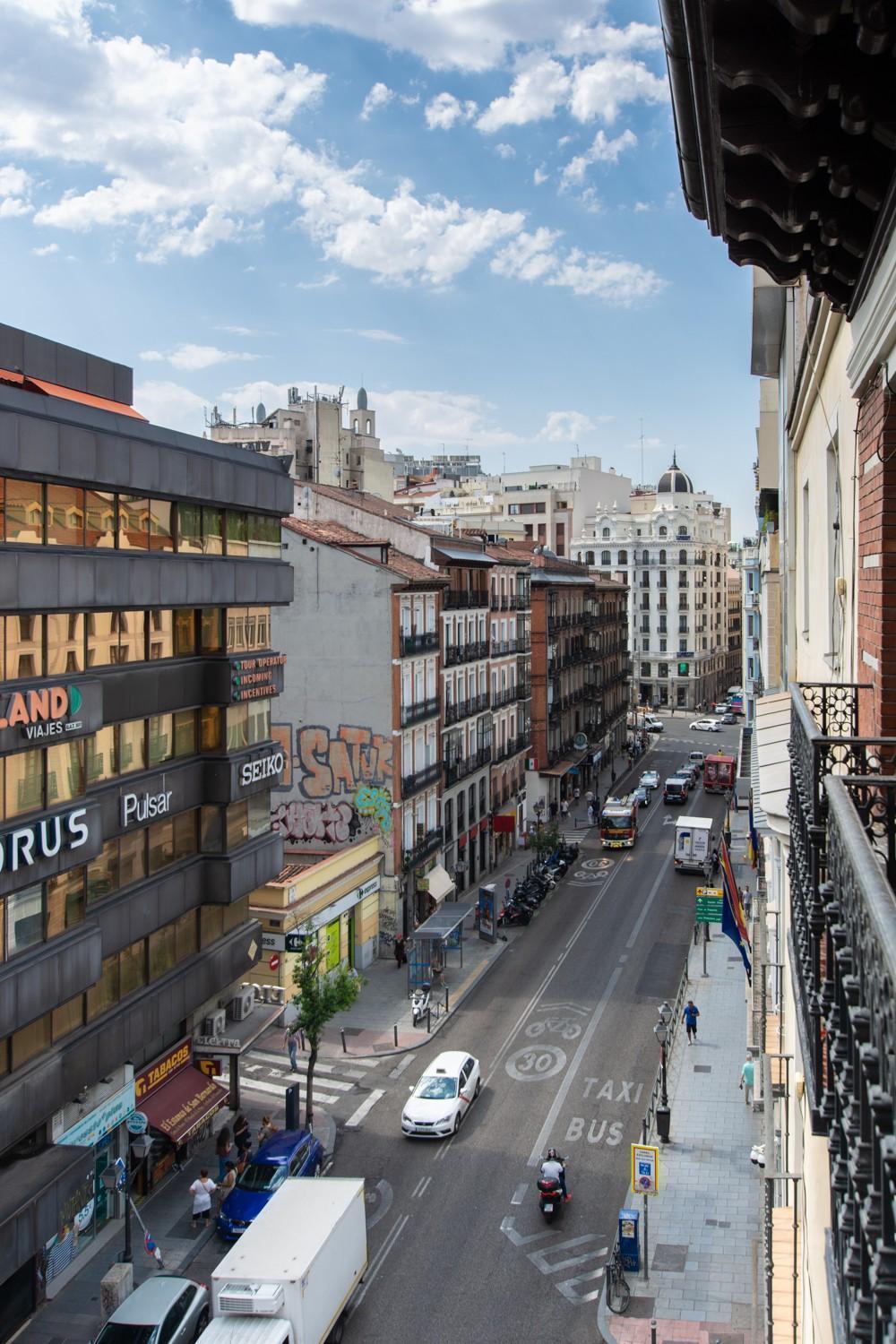 Ap Edificio Gran Via -Quinto Piso Sin Ascensor- Apartment Madrid Bagian luar foto